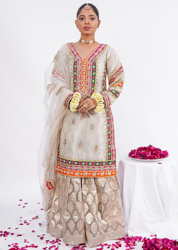 Sunflower (Silver White) | Khushbu e Mehfil by Tania Malik Studio