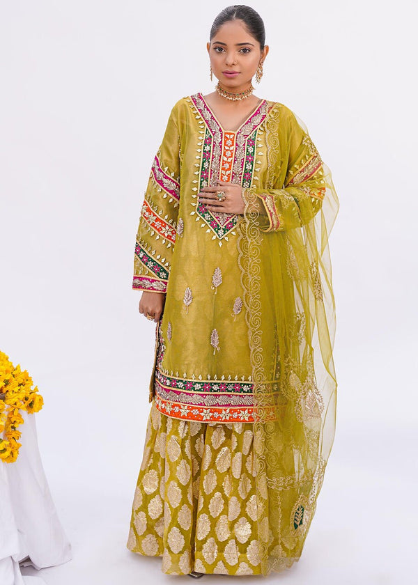 SunFlower (Dhani Green) | Khushbu e Mehfil by Tania Malik Studio