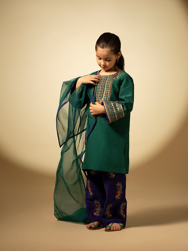 Emerald Craftmanship | Silk Edit '23 | Fozia Khalid
